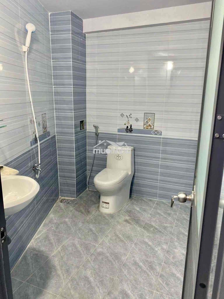 Cho thuê nhà - 80m2- 2pn + 2 wc- hẻm xe hơi, q.6- 13.5tr - 4