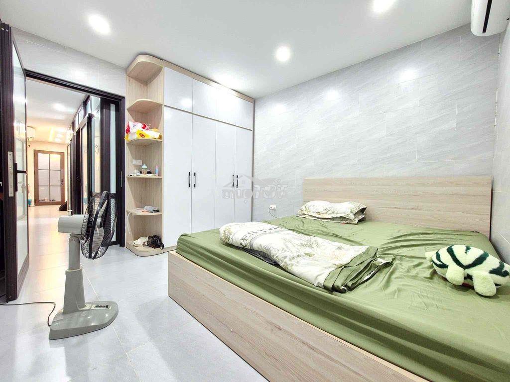 Căn tập thể, sổ hồng tầng 1 mặt phố 8/3-2 thoáng-80m;3n;2vs-hơn 5 tỷ - 4