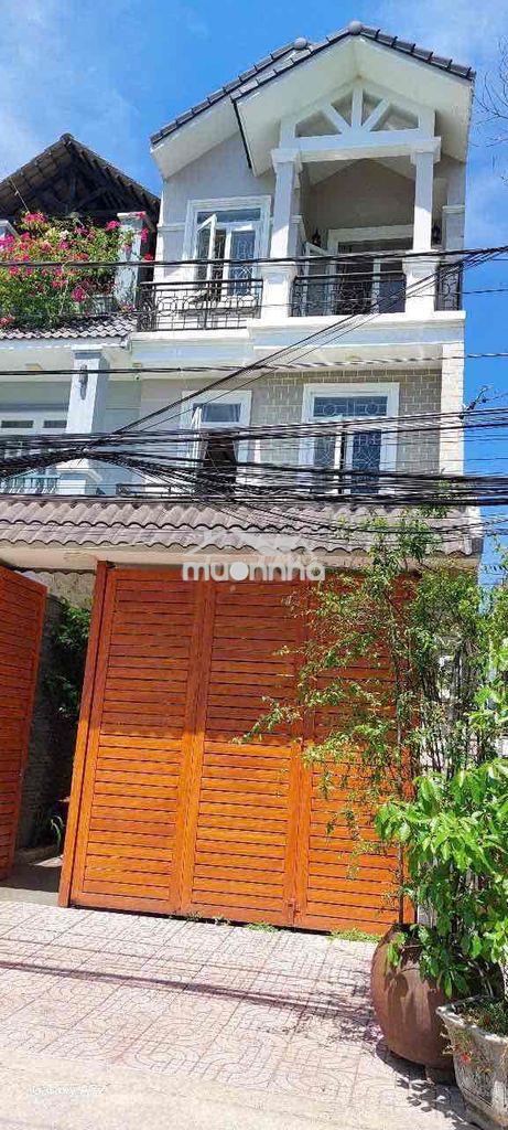 Nhà sân xe hơi 5x20 đường tl15 gần ngã 4 ga