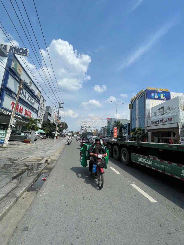 Mặt tiền ql13 ngay phố ngân hàng 1 trệt 1 lửng 2 lầu - 4