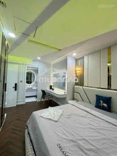 Chủ kẹt tiền cần bán 2pn giá 11tỷ dt: 85m2 vinhomes central park - 4