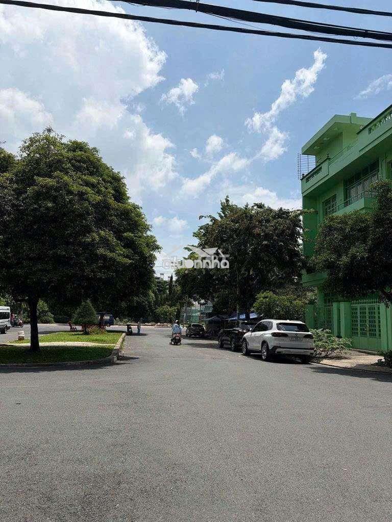 Cho thuê góc 2mt đường số, quận 6 - 3