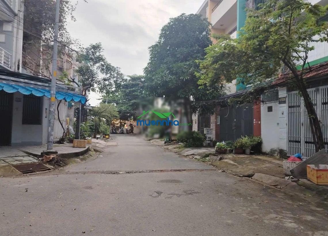 Hàng hiếm. cần bán gấp khuôn đất đẹp mặt tiền công viên bình lợi. đường rộng 10m. dt: 5x20m. vuông