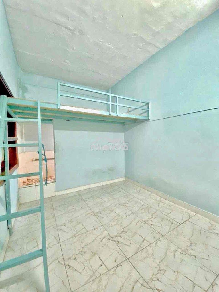 Phòng trọ gác giá rẻ gần cư xá bắc hải - đh bách khoa