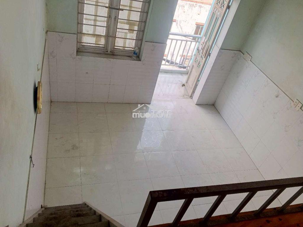Còn phòng trống ngay cv phần mềm quang trung, quận 12 - 2