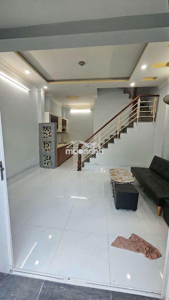 Nhà gần chợ 1 lầu đúc dt 4,5 x 7m đường huỳnh tấn phát, nhà bè.