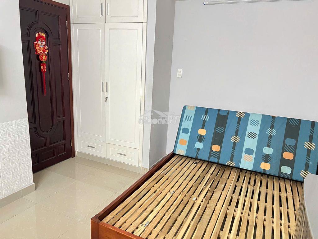 Phòng 1 người q10 full nội thất giờ giấc tự do máy giặt riêng - 3