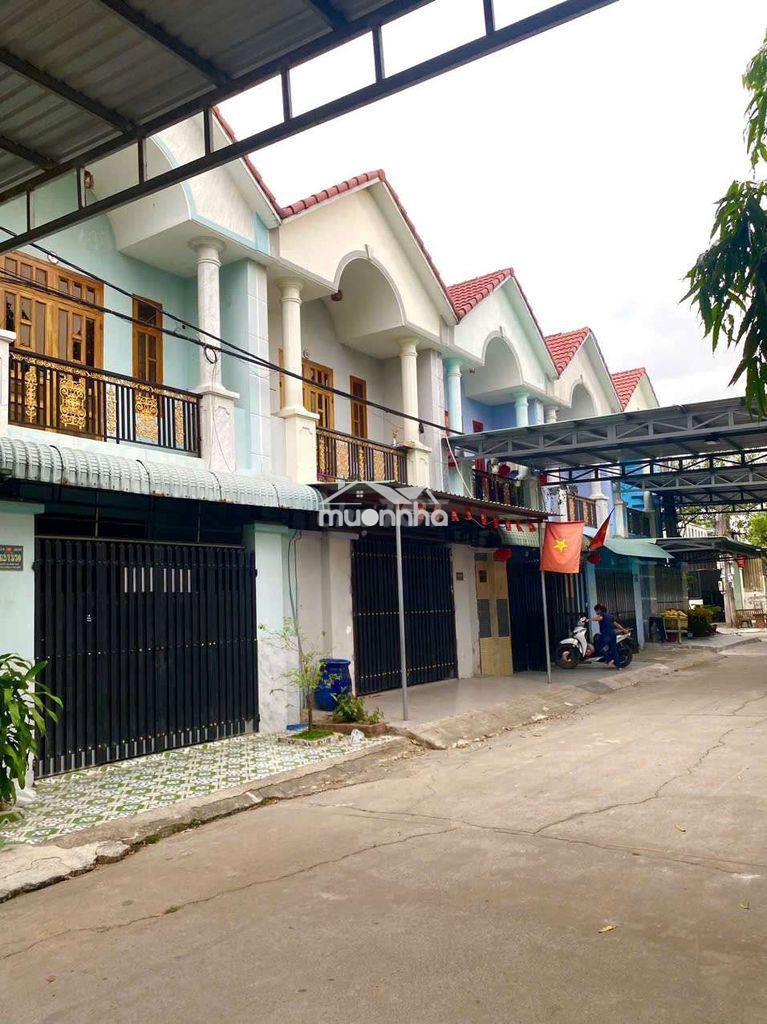 Cho thuê nhà gần ngã tư bình trị