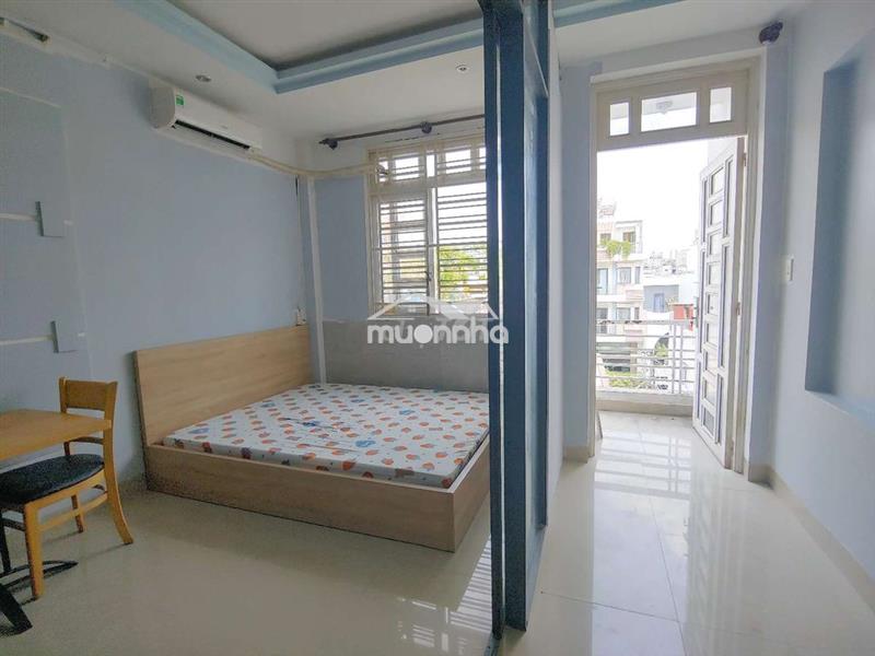 Chủ trọ có phòng tách bếp, ban công, mới, full nt, gần hạnh thông tây