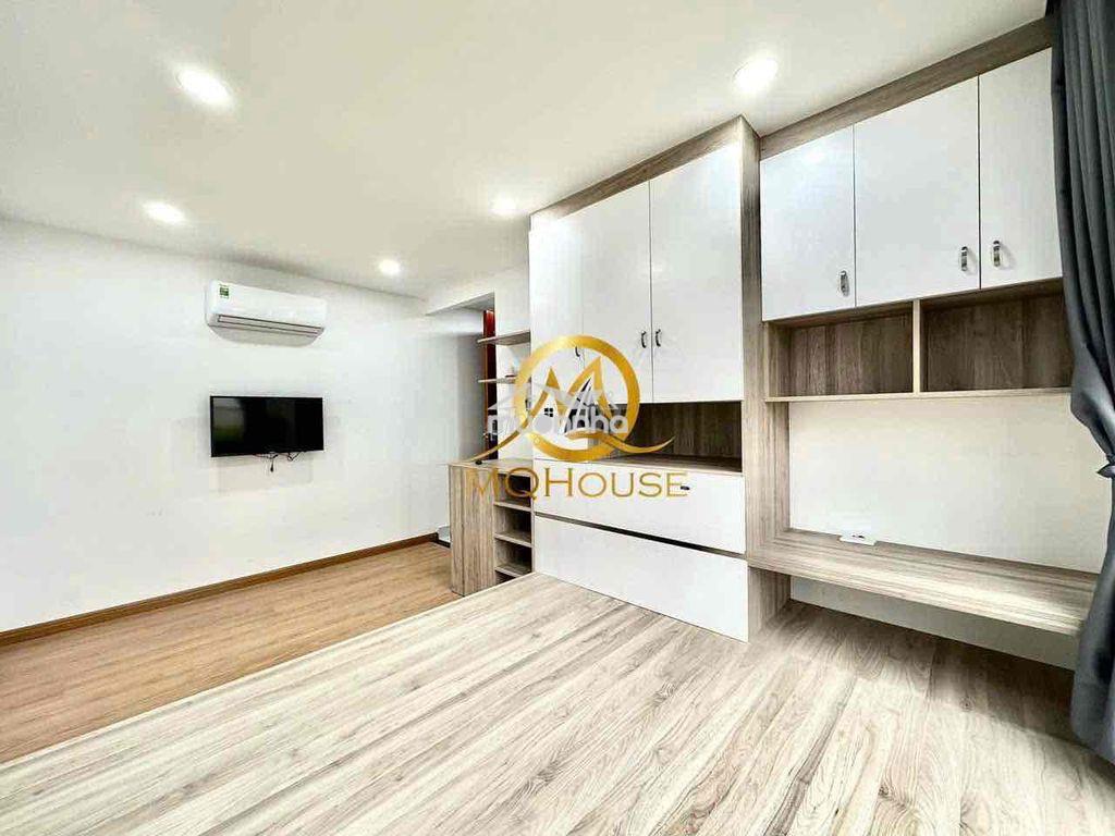 Chdv_balcony_full nt_đón nắng tự nhiên_thoáng mát_ra vào vân tay - 2