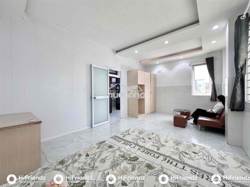 Căn hộ 1pn tách bếp full nội thất(máy giặt riêng) - ngay ngã tư bốn xã