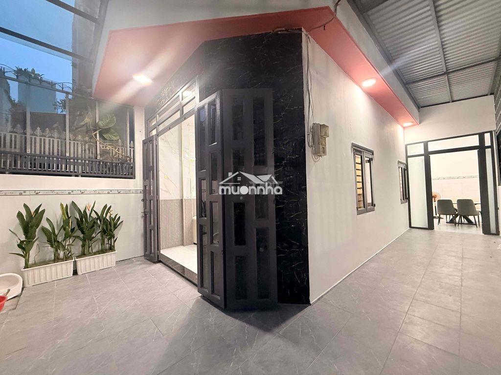Nhà q12- góc 2 mặt tiền- 5.7x14- hẻm ôtô thông -ngay bến xe ngã tư ga - 4