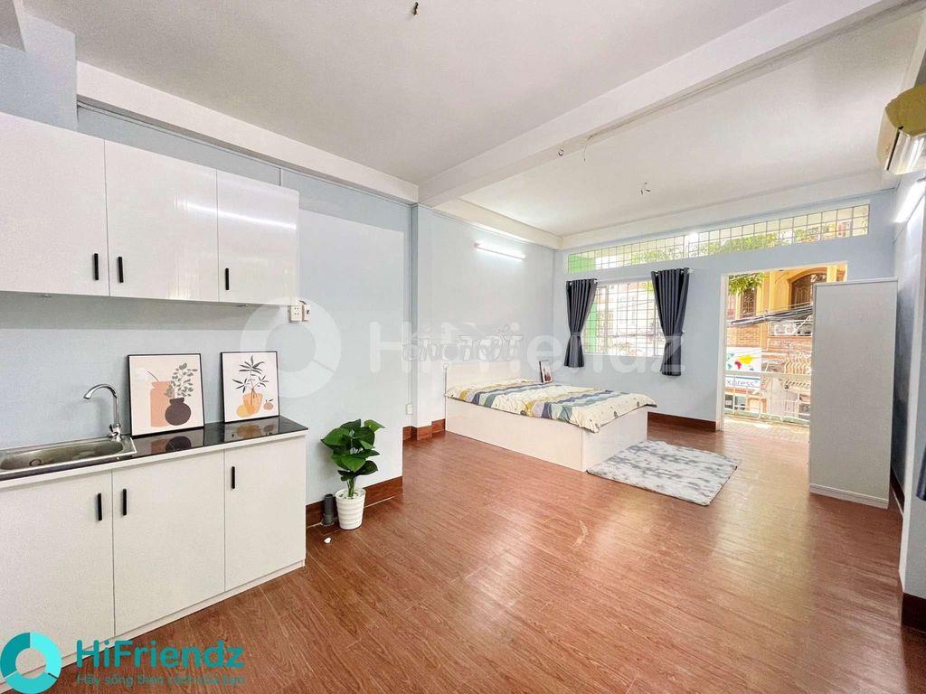 Cho thuê phòng 40m2, full nội thất giáp sân bay, ban công siêu rộng - 2