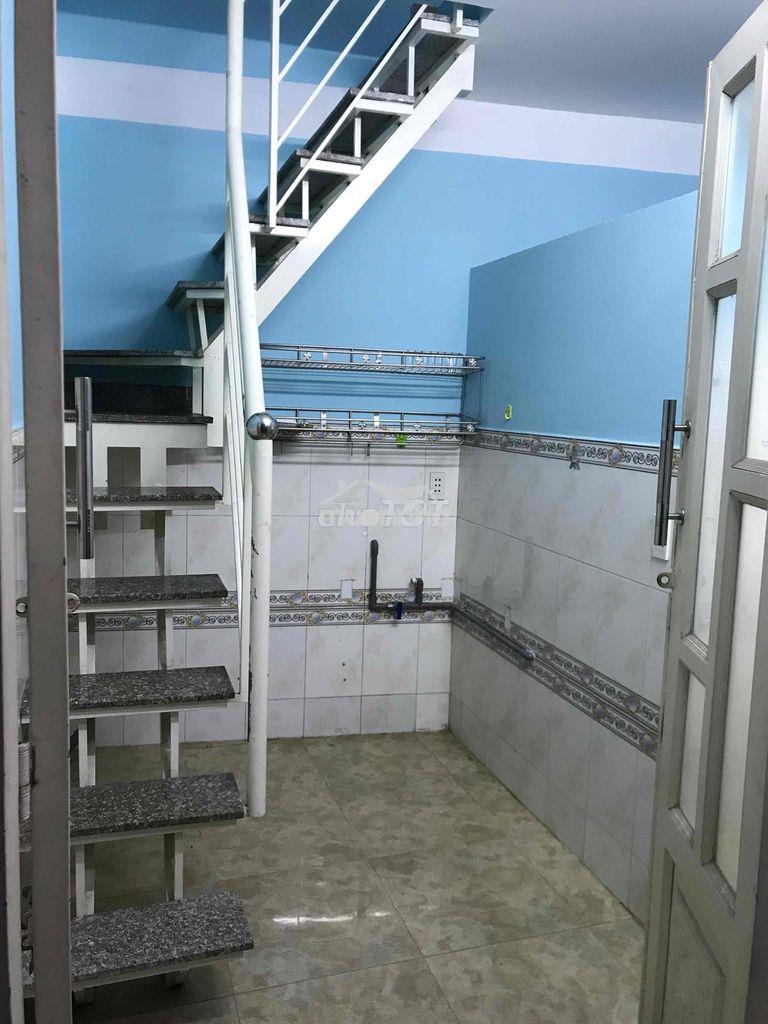 Chính chủ cho thuê nhà nhỏ 1 trệt 1 lầu 15m2 tại 158 phan văn trị bt