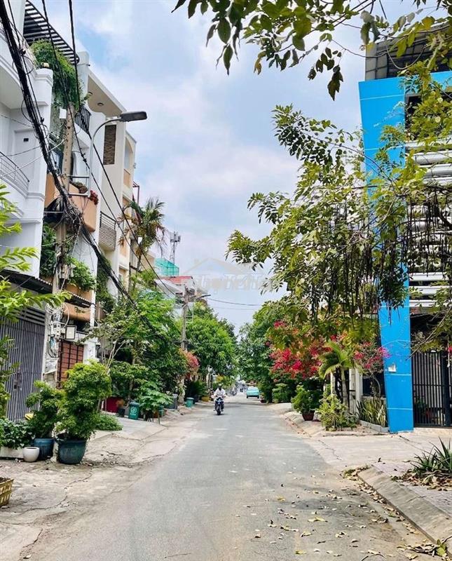 Cực hiếm - nhà 2 tầng 68m2 - 5,4 tỷ - hxh - 4x17 - emart phan huy ích