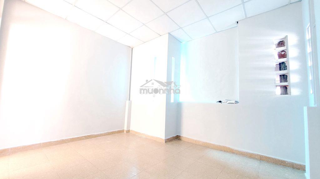 Còn 2 phòng 20m2, ngay sân thượng rất mát, mới sơn sửa (wc dùng chung) - 2