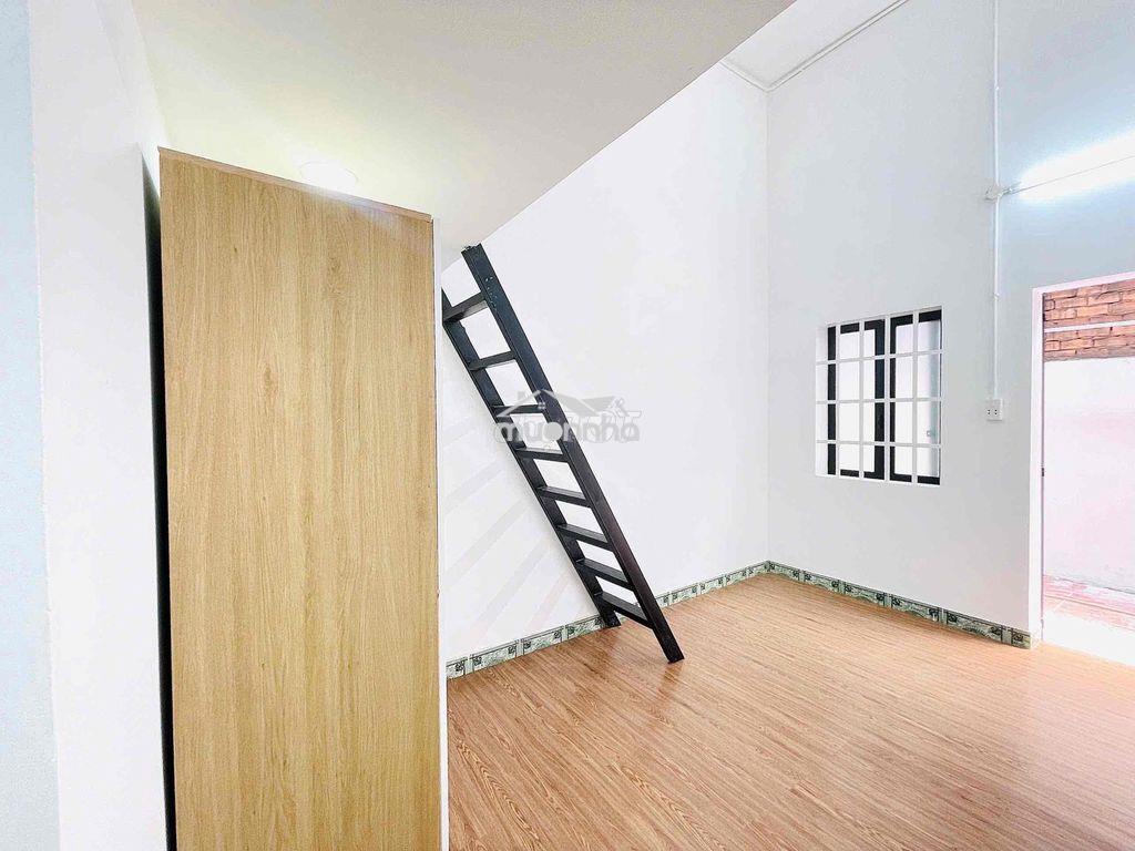 Phòng trọ giá rẻ gác cao - thoáng mát - ngay chợ hoàng hoa thám - 4