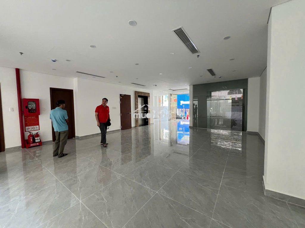 Tòa nhà cho thuê đường cộng hòa. 8x20m. hầm - 5 tầng. pccc đầy đủ - 2
