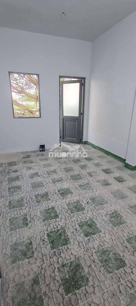Phòng ban công rộng mới tinh