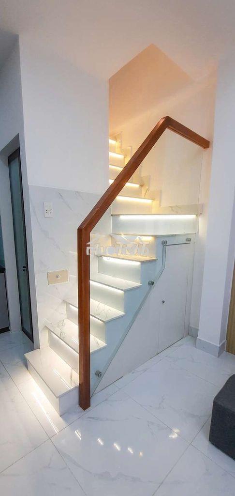 Lạc long quân - q11 - nhà 3 tầng - 2pn - 2wc - 4