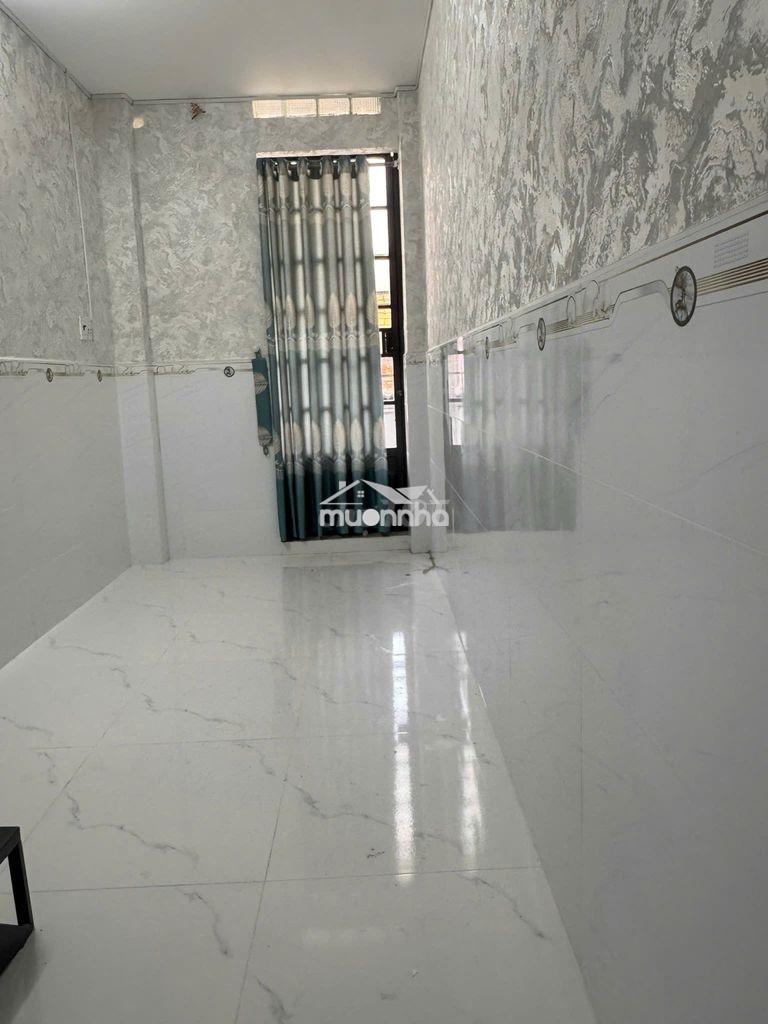 Bán nhà lạc long quân 