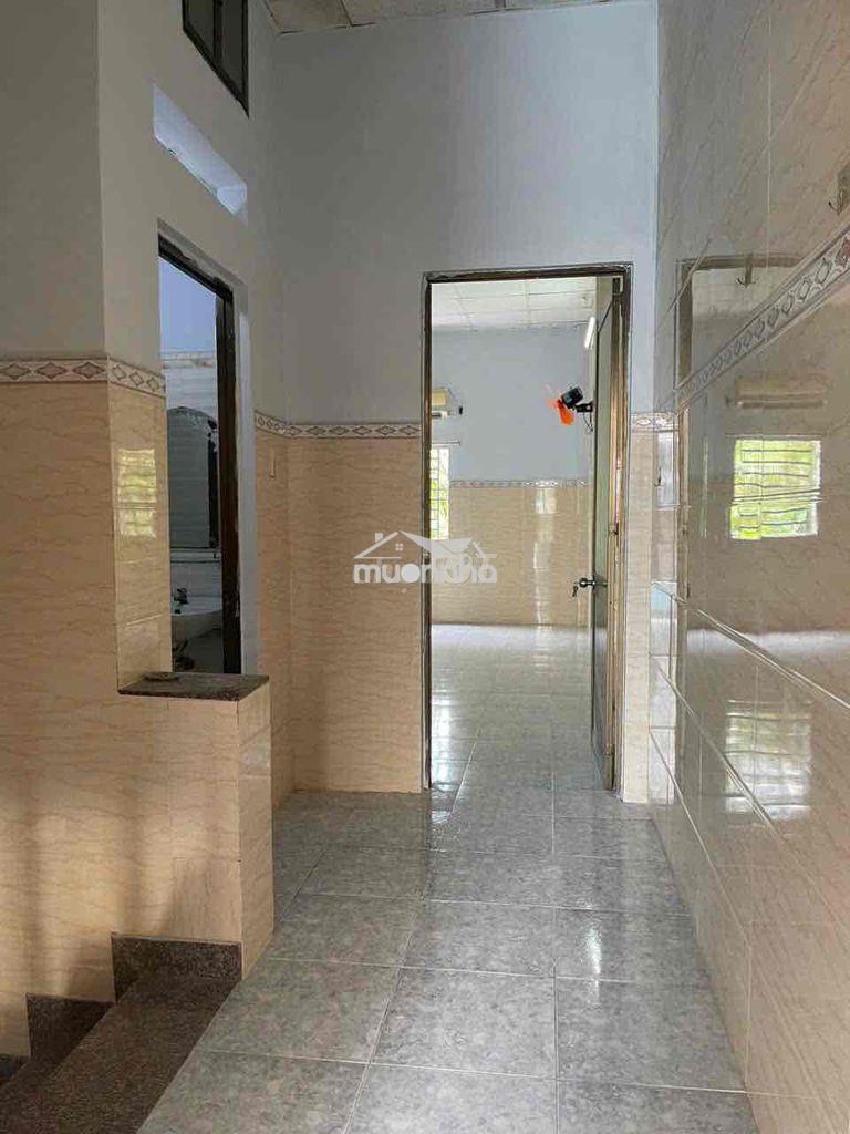 Cho thuê nhà dt 4x20 1trệt 1lầu 3pn 2wc hẻm xe tải gần uỷ ban chợ - 2