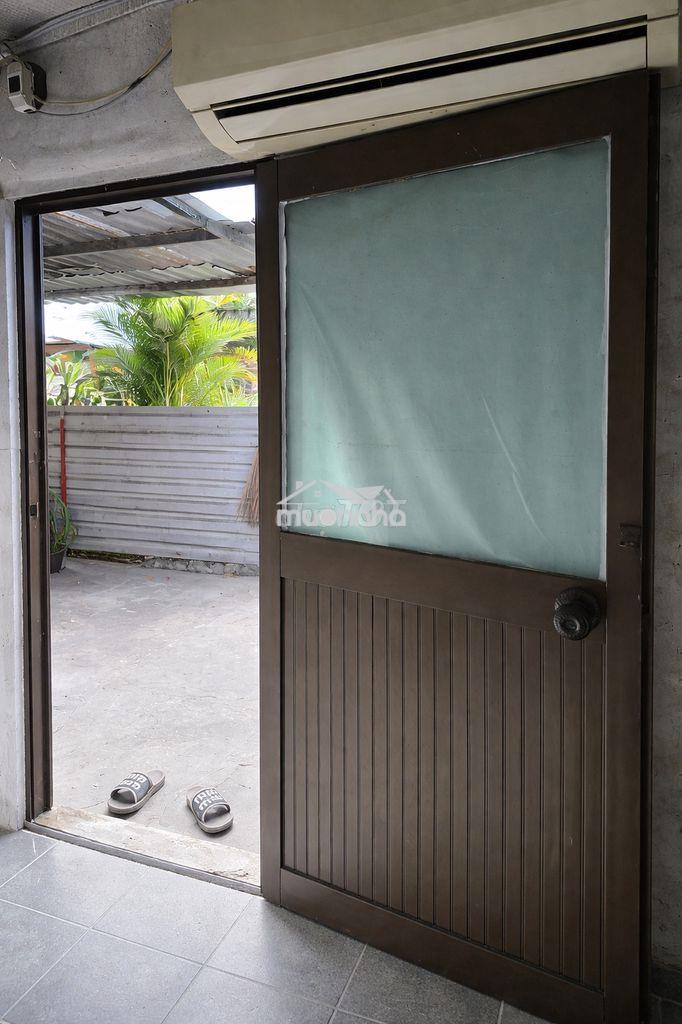 Phòng trọ quận 4 giá rẻ, có máy lạnh, tolet bên trong  - 2