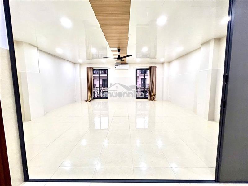 Văn phòng 7x20m tại vạn phúc city giá cho thuê 11 triệu/ tháng 