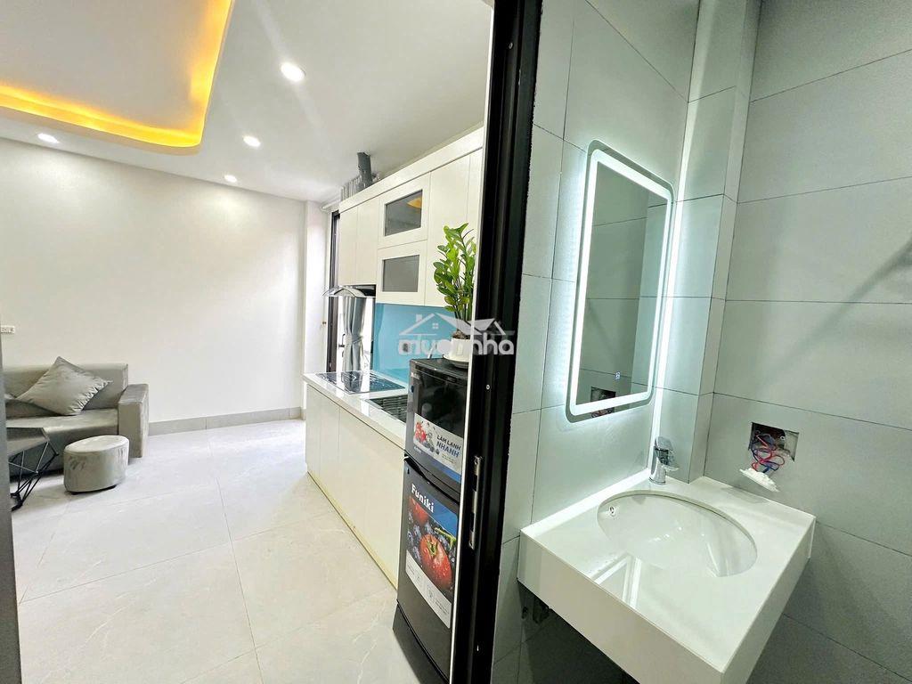 Phòng 30m2_studio ban công view phố_52 hoa lan khu phan xích long - 4