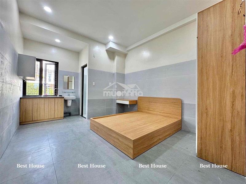 Cho thuê studio đầy đủ nội thất cửa sổ trời - có thang máy gần aeon