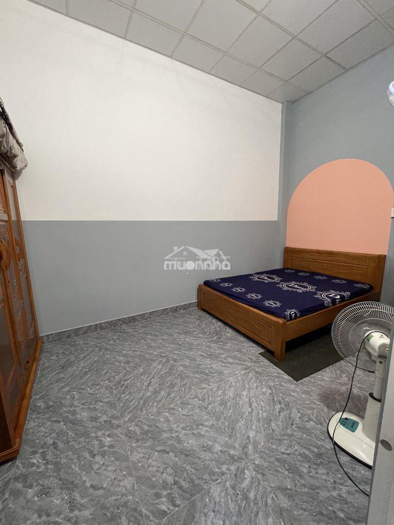 Mặt tiền kinh doanh cách chợ 200m đối diện chợ  là trường cấp 3 - 2