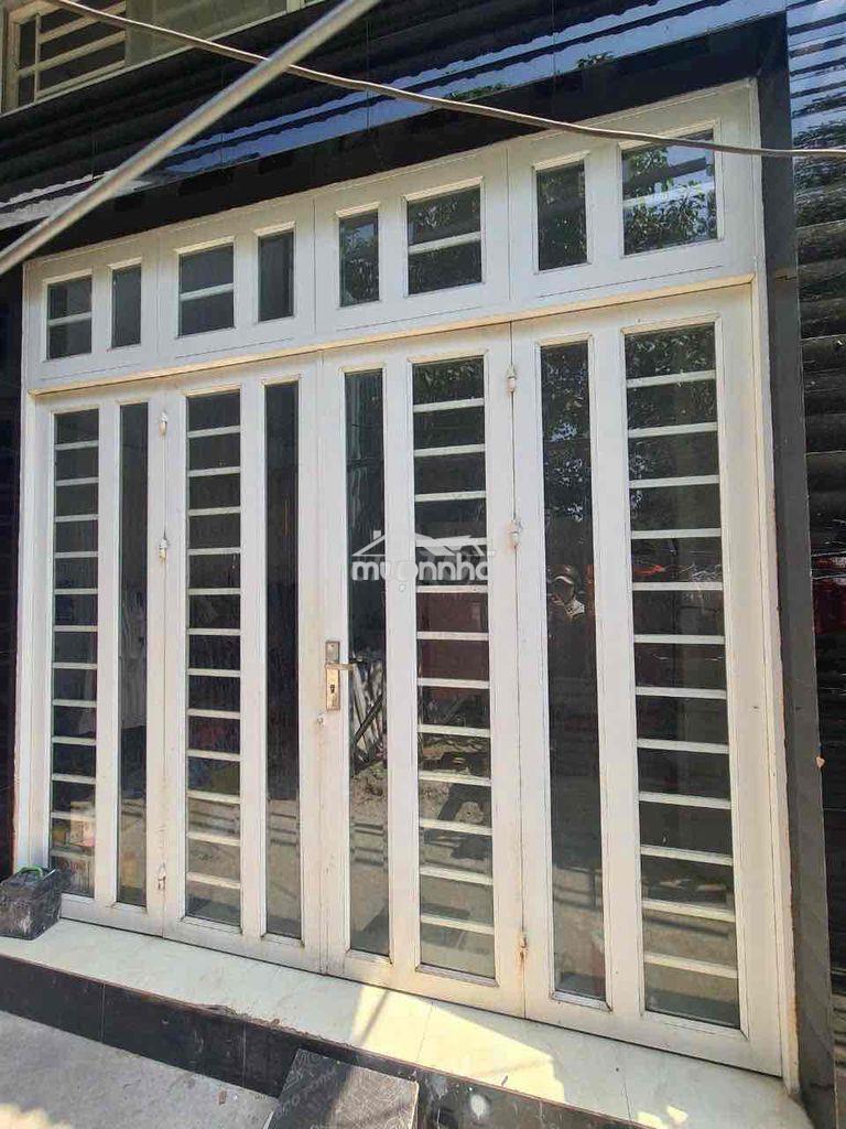 Bán nhà 2 tầng 52 m2 giá chỉ 2tỷ9 shr khu dân cư hiện hữu p7 quận 8