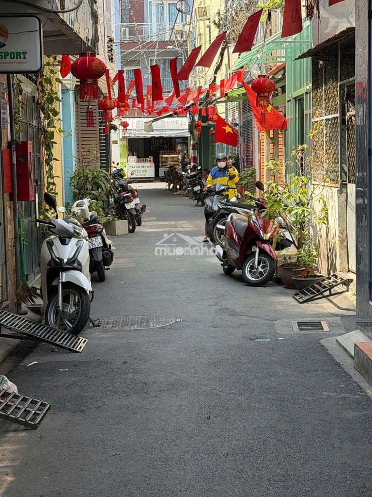 Nhà nhỏ hxh 766 cmt8, tân bình - dt 18m2 - 3 tầng chỉ nhỉnh 3 tỷ