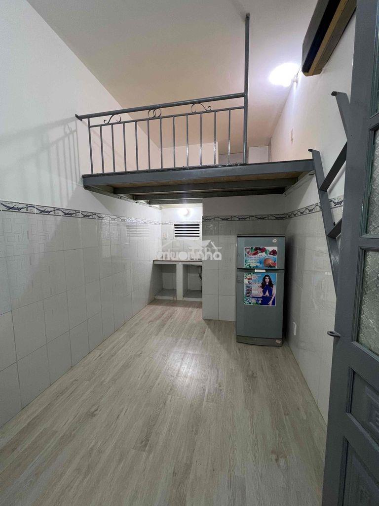 Phòng trọ có gát, có máy lạnh gần etown - 4