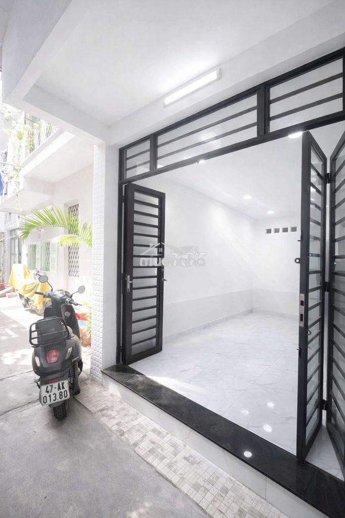 Nhà mới ngay võ văn kiệt, chương dương q1 có sẵn nội thất
