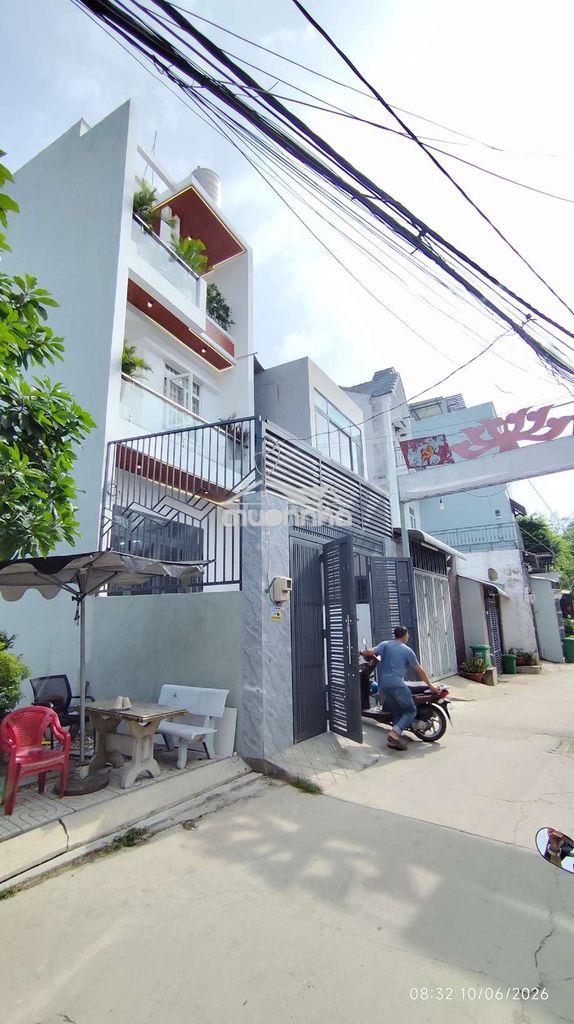 Nhà 3 tầng 4,5x17 đường hà huy giáp, thạnh xuân, sát bên gò vấp