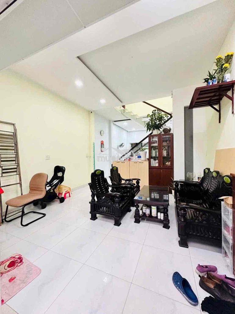 🇻🇳🇻🇳🇻🇳Nhà full nội thất q7 2pn 2wc hẻm xe hơi