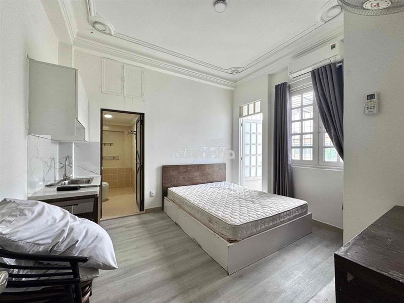 Phòng ban công cửa sổ giá hssv ngay điện biên phủ quận 3