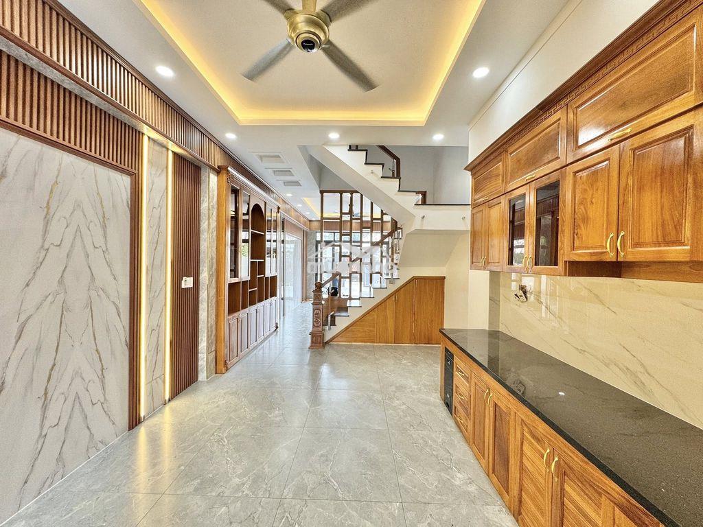 Nhà mặt tiền đường nhựa thông .ngay trung tâm p đông hòa - 2