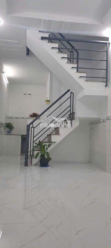 Cần bán nhà gần chợ hóc môn tphcm giá 890 tr