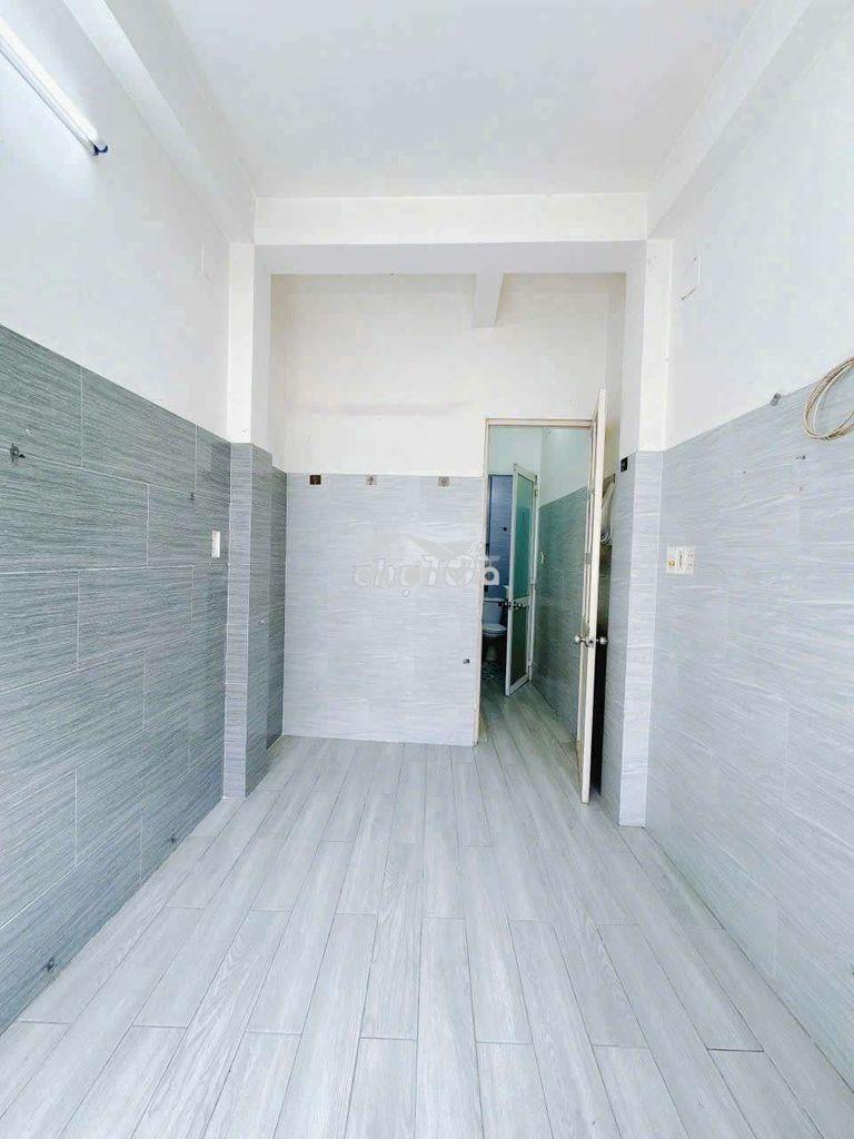 Cho thuê nhà nguyên căn hẻm tôn đản, quận 4 - 3