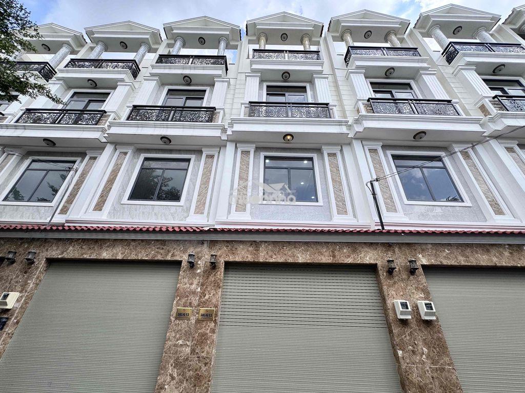 Cho thuê nhà mới quốc lộ 13- 4 tầng hẻm ô tô thông, có 2 máy lạnh - 2
