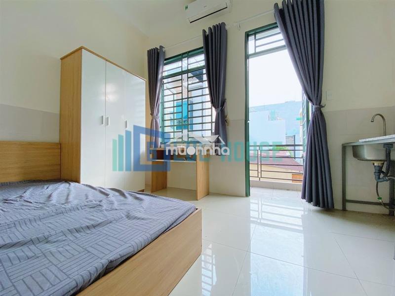 Phòng ban công rộng, đẹp đối diện etown cộng hòa, phường 13 cũ, tb