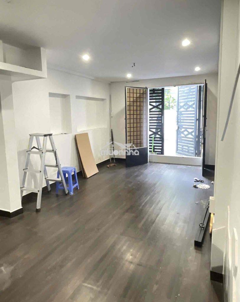 Cho thuê nguyên căn 2mt lý văn phức q1 . 4x20 trệt lầu . 18tr/th - 2