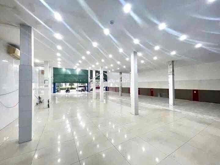 Mặt tiền kinh doanh yersin , phố thời trang 12x40m. 3 tầng - 3