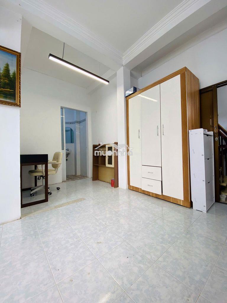 Studio 30m2- bancol lớn- full nt- lầu 1- ngay nguyễn văn cừ- 5,9tr/th