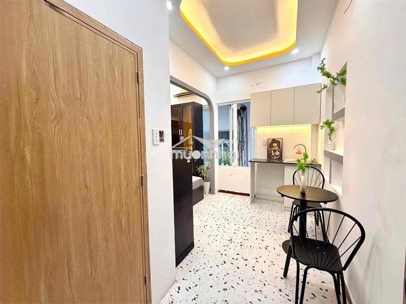 1pn , cửa sổ thoáng gió nội thất đầy đủ quận 10