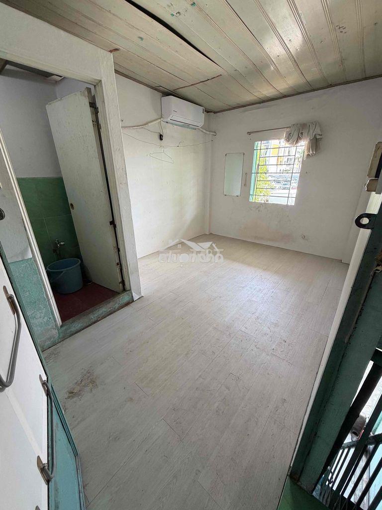 Phòng trọ ngay mặt tiền nguyễn văn linh, ko chung chủ