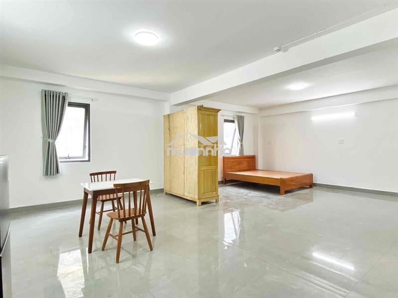 Ch rộng 60m2 thang máy full nội thất nhà mới xây gần aeon đh huit