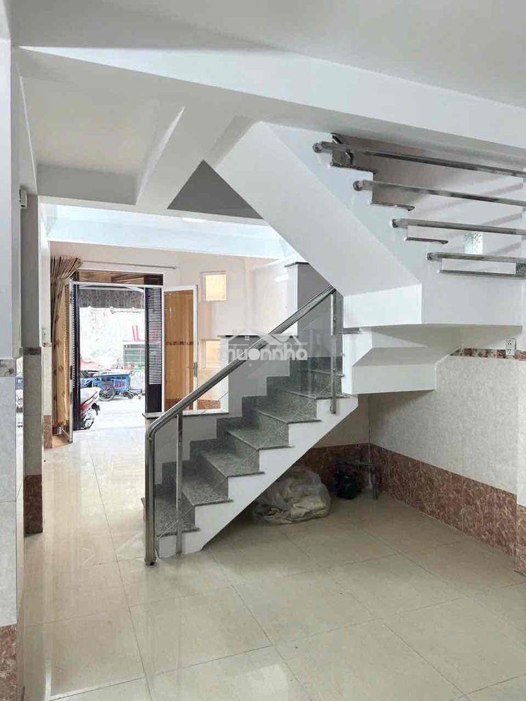 4 phòng hẻm xe tải